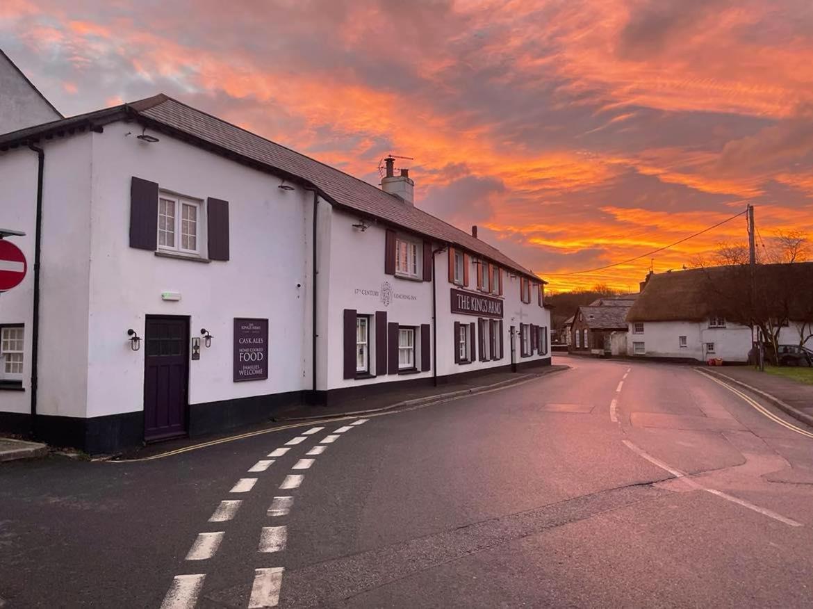 The Kings Arms Inn Stratton  Exterior photo